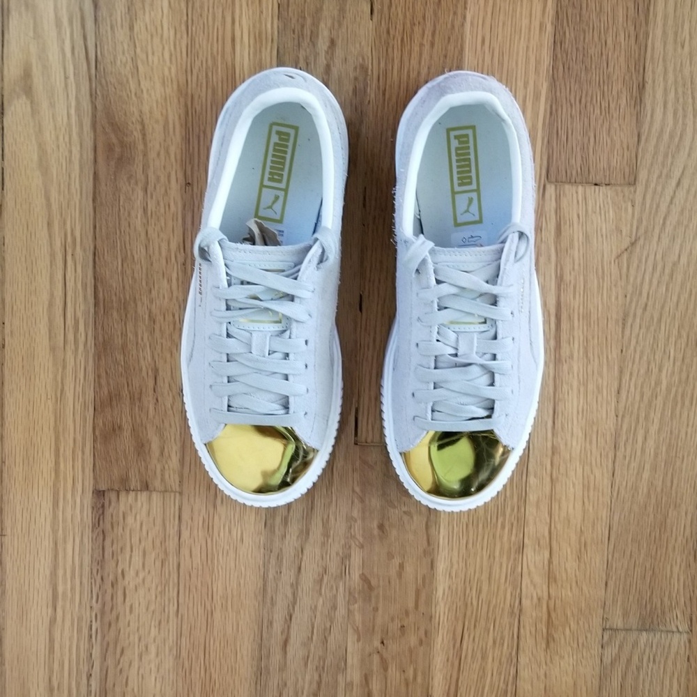 Like new!- Puma Platform Suede Sneaker - Picture 7 of 7